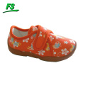 injection infantile enfants chaussures en toile